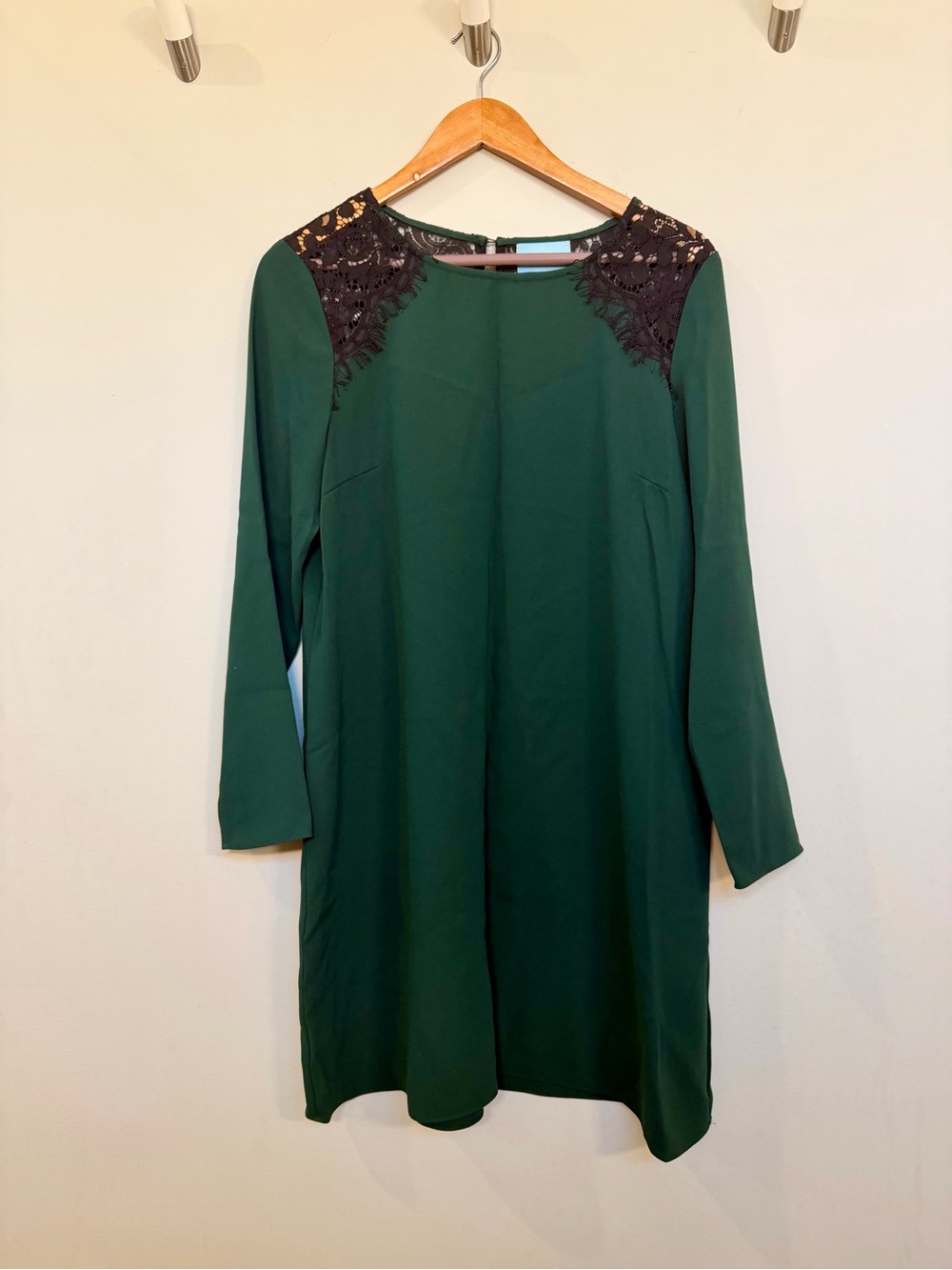 CeCe Forest Green Long-Sleeve Shift Dress with Black Lace Shoulders